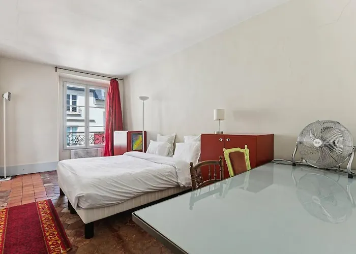 Pantheon, Rue Cardinal Lemoine - Id 1023 דירה