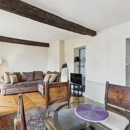 Id 1023 - Pantheon, Rue Cardinal Lemoine Appartement Parijs